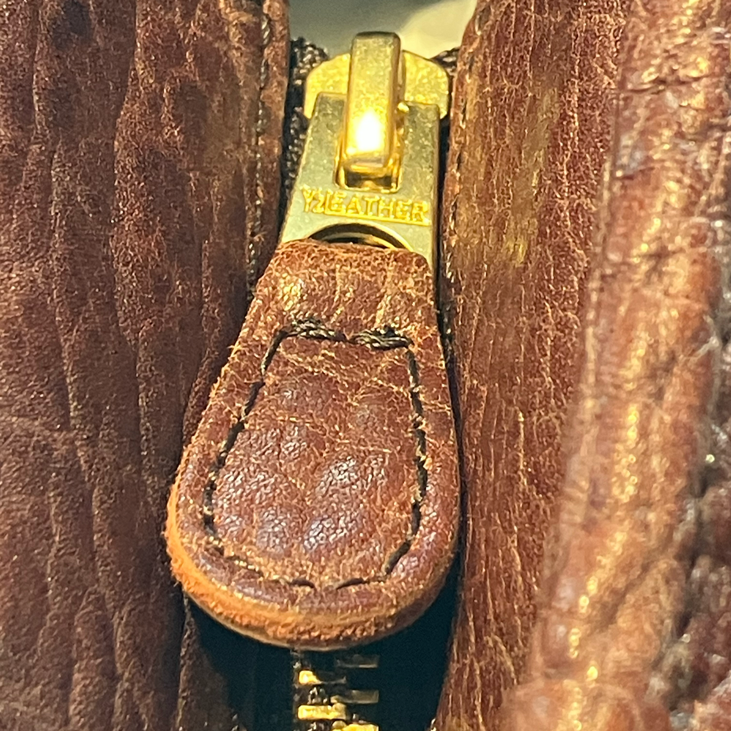 BULL HIDE TOTE BAG